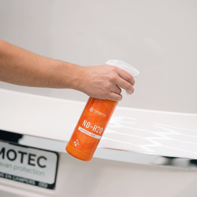 Carmotec No-H2O waterloos wassen – glanzend resultaat op camper of caravan onderweg