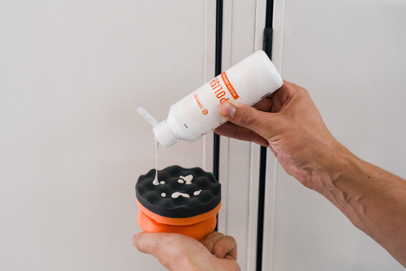 Carmotec Polish – stap 1: oppervlak voorbereiden voor het polijsten van camper en caravan