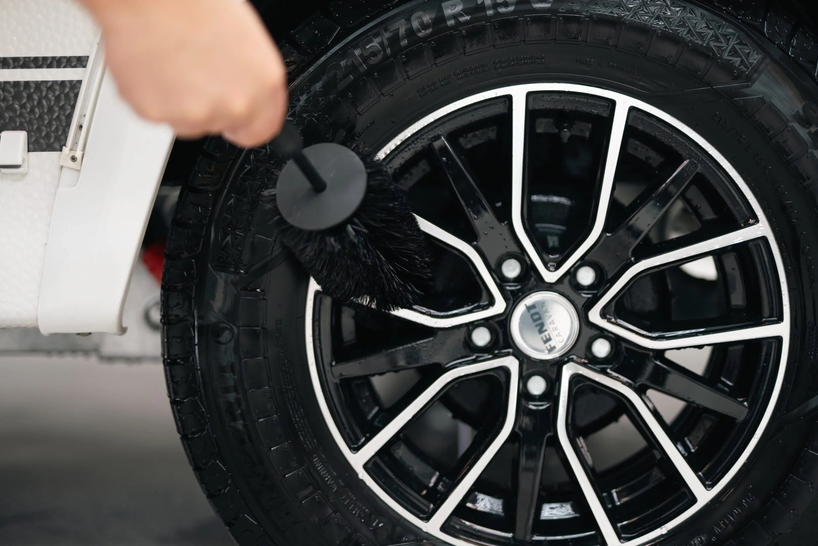 Carmotec Velgenreiniger met velgenborstel – velgen reinigen van camper en caravan